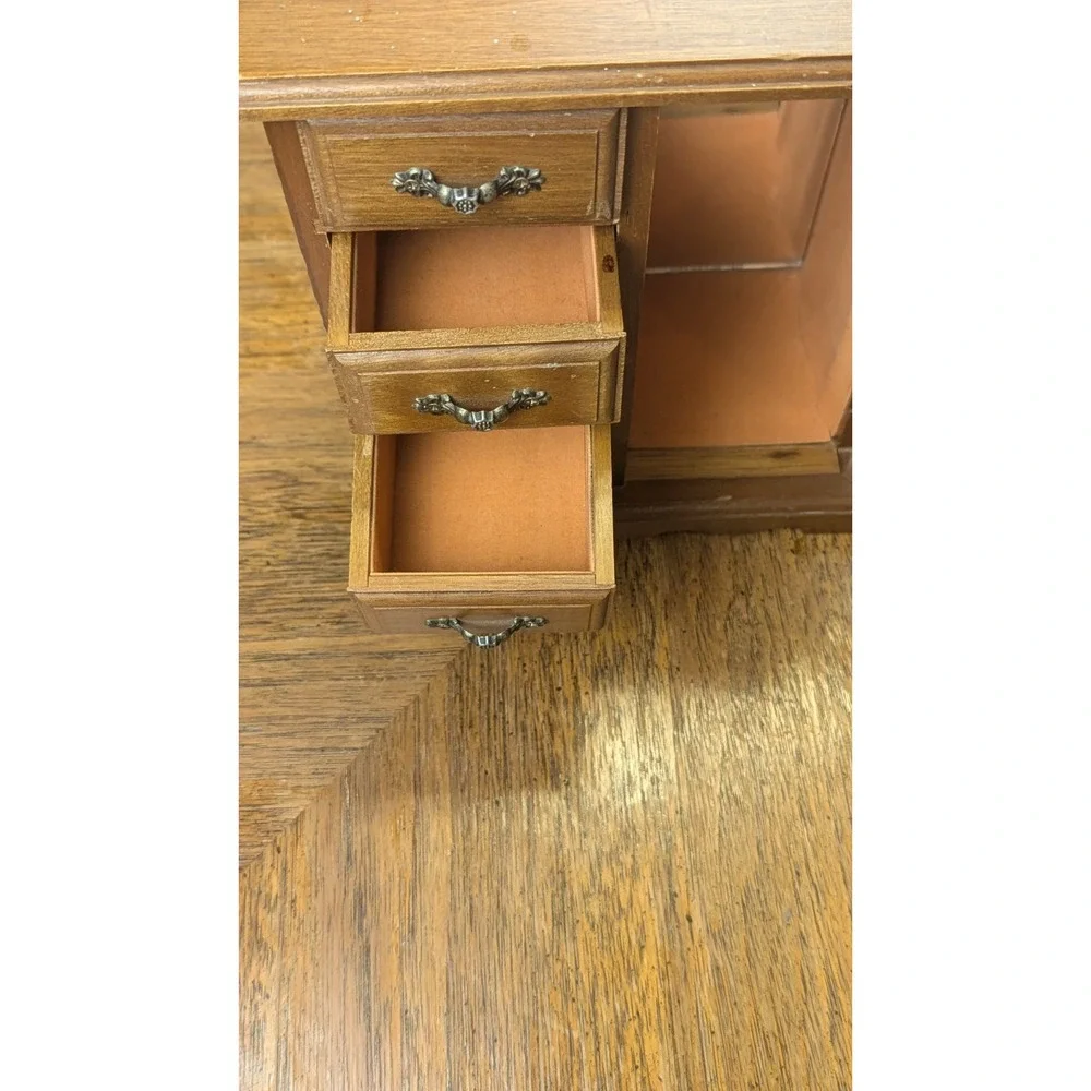 MELE jewelry box vintage